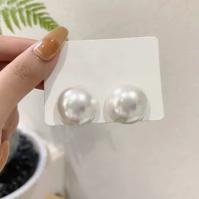 Women Fashion Simple White Pearl Stud Earring
